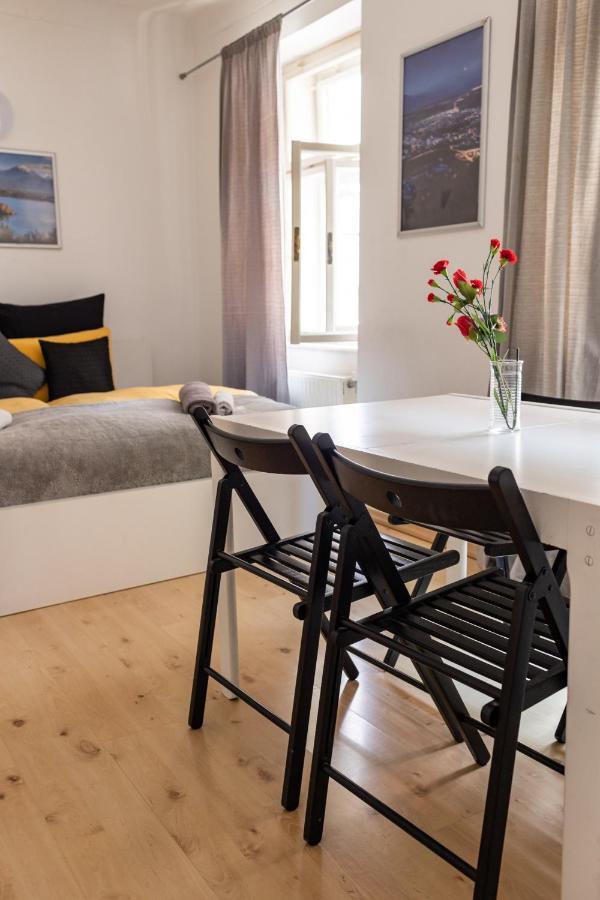 Cukrarna Guest Accommodation Kranj Extérieur photo
