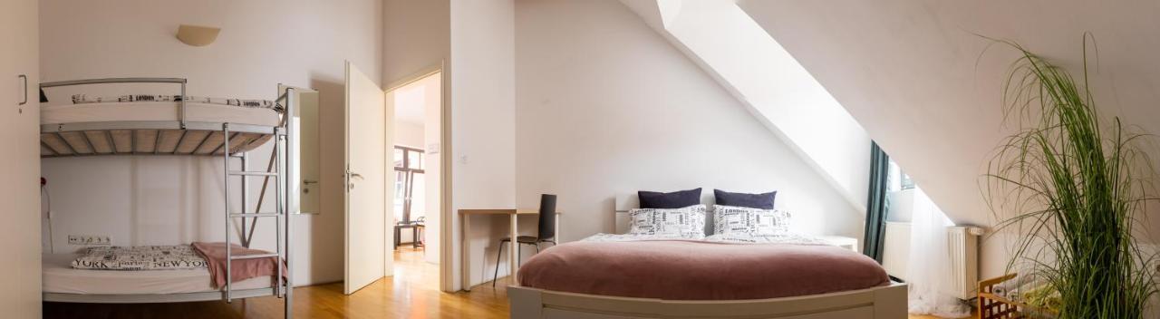 Cukrarna Guest Accommodation Kranj Extérieur photo