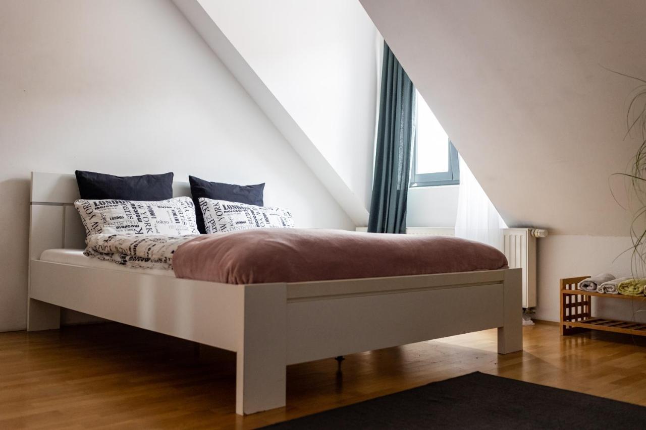 Cukrarna Guest Accommodation Kranj Extérieur photo