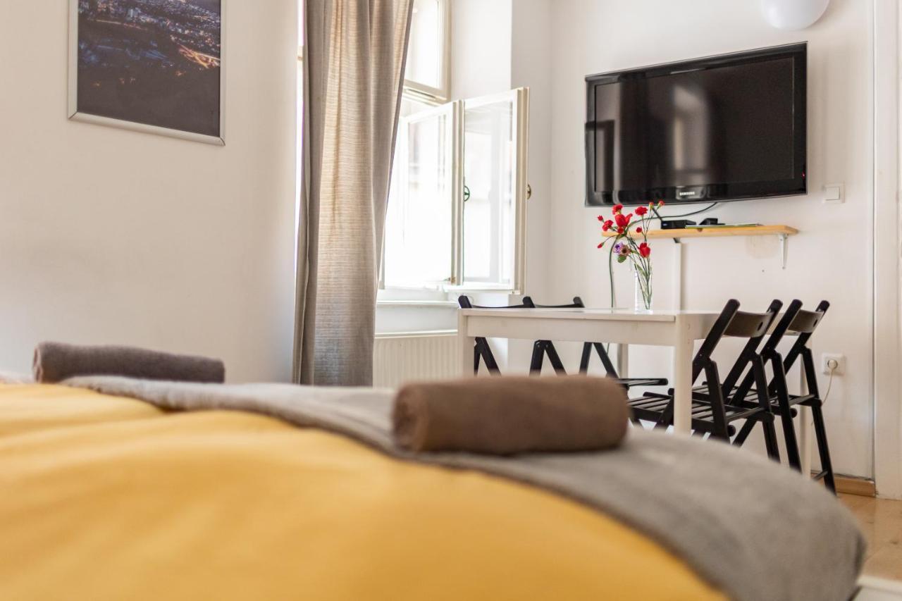 Cukrarna Guest Accommodation Kranj Extérieur photo