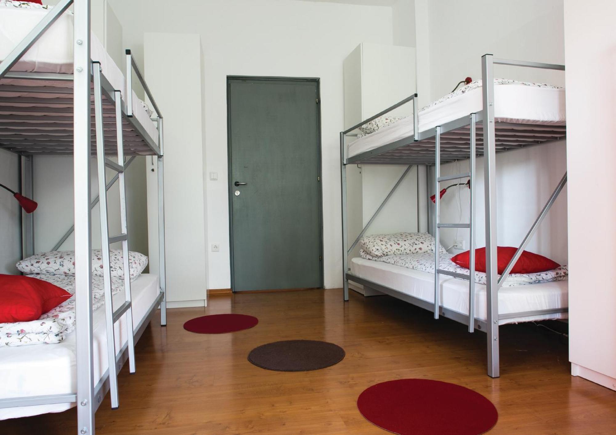 Cukrarna Guest Accommodation Kranj Extérieur photo